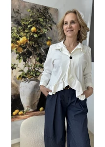 Fodros szélű kabátka 